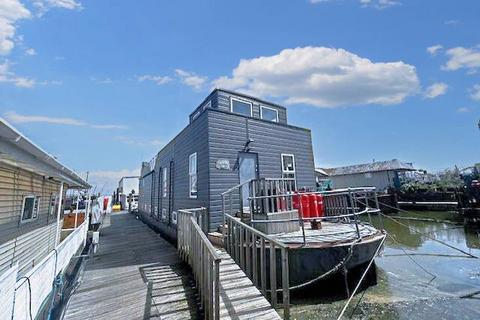 3 bedroom houseboat for sale, Vicarage Lane, Hoo ME3