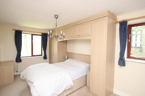 2 bedroom flat to rent, Park Avenue, Roundhay, Leeds, West Yorkshire, UK, LS8