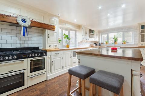2 Nelthorpe Close, Ulceby, DN39 6FB