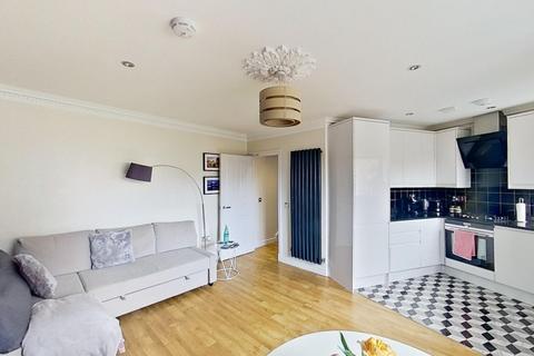 1 bedroom flat to rent, Cockburn Street, Edinburgh, Midlothian, EH1