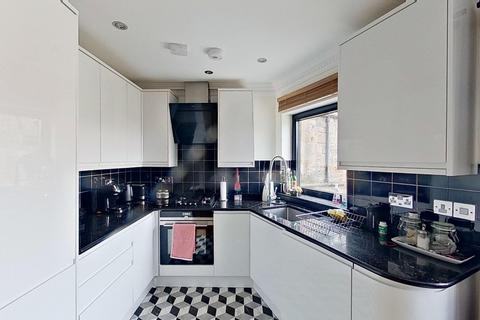 1 bedroom flat to rent, Cockburn Street, Edinburgh, EH1