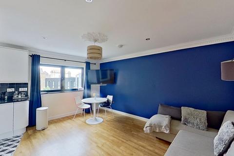 1 bedroom flat to rent, Cockburn Street, Edinburgh, EH1