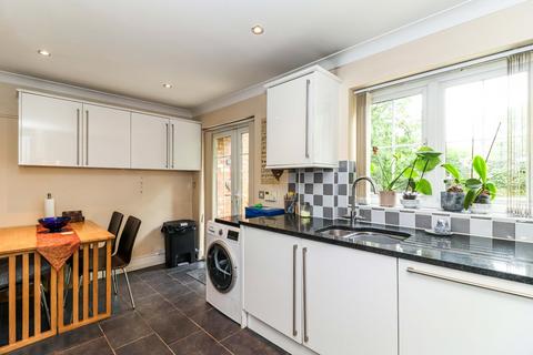 2 bedroom apartment for sale, Cherry Tree Court, Cherry Tree Road, Beaconsfield, HP9