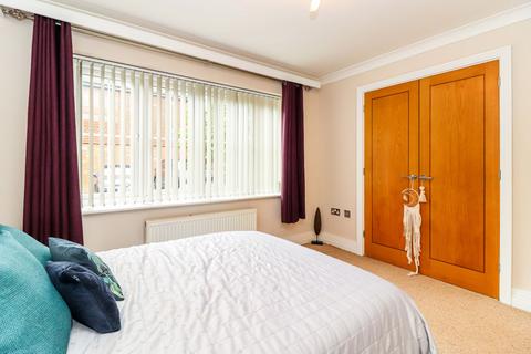2 bedroom apartment for sale, Cherry Tree Court, Cherry Tree Road, Beaconsfield, HP9