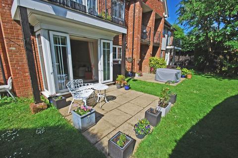 2 bedroom apartment for sale, Cherry Tree Court, Cherry Tree Road, Beaconsfield, HP9