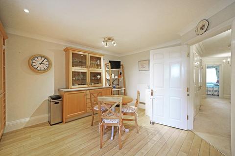 2 bedroom apartment for sale, Station Road, Knowle, B93