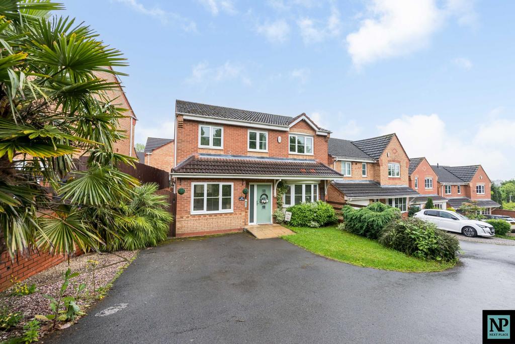 Peel Drive, Wilnecote, B77 4 bed detached house for sale £350,000