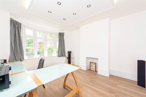 31 Bowershott, Letchworth Garden City, SG6 2ET