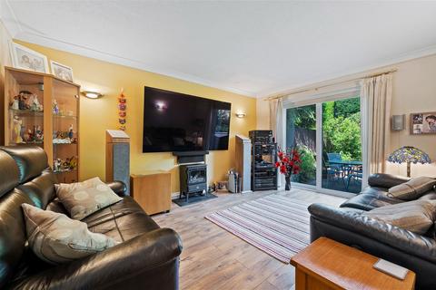 18 Browning Avenue, Kettering, NN16 8NP