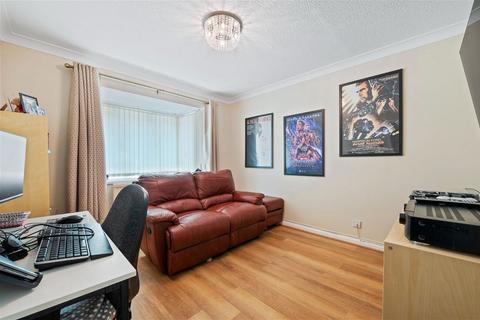 18 Browning Avenue, Kettering, NN16 8NP