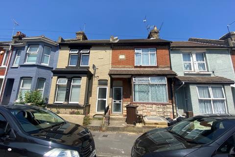 4 bedroom house to rent, Balmoral Road, Gillingham ME7