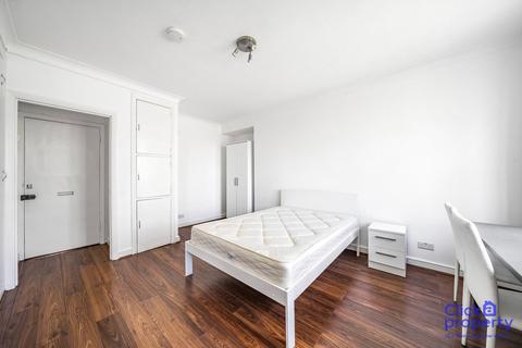 1 bedroom apartment to rent, Warren Court, Euston Road NW1