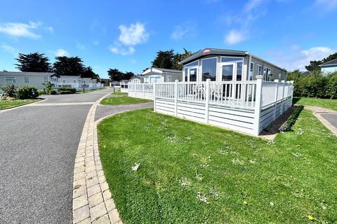 2 bedroom mobile home for sale, Hoburne Lane, Christchurch, Dorset. BH23 4HP