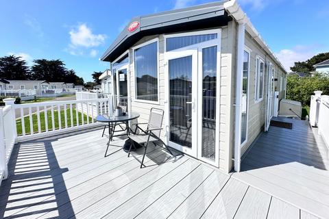 2 bedroom mobile home for sale, Hoburne Lane, Christchurch, Dorset. BH23 4HP