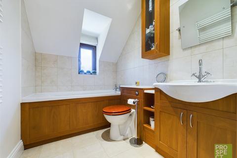 14 Beehive Lane, Binfield, Bracknell, RG12 8TU