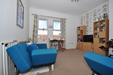 2 bedroom apartment to rent, Prospect Road Shanklin PO37
