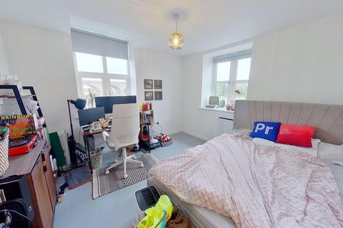 2 bedroom flat to rent, Viaduct Road, Burley, Leeds