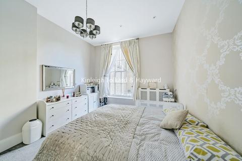 3 bedroom flat for sale, Royal Drive, Friern Barnet