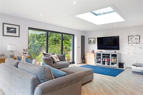 24 Newbery Close, Caterham, CR3 6GD
