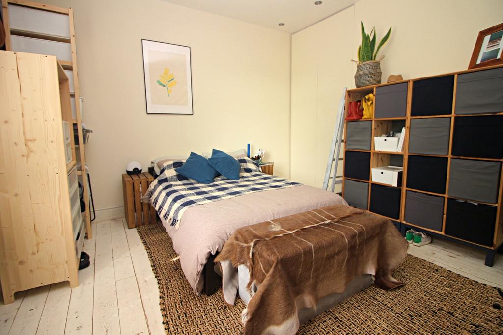 Main Bed
