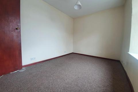 2 bedroom flat to rent, Dalton-In-Furness LA15