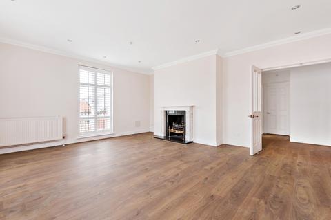 2 bedroom flat for sale, Holloway Drive, Virginia Water