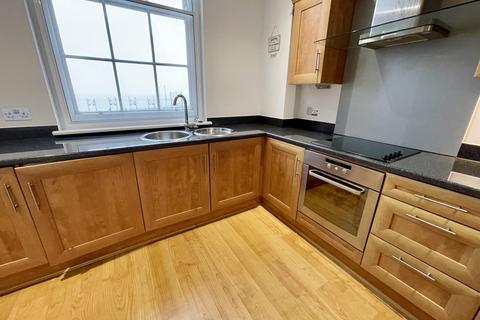 2 bedroom flat to rent, 162 Queens Promenade, Blackpool FY2