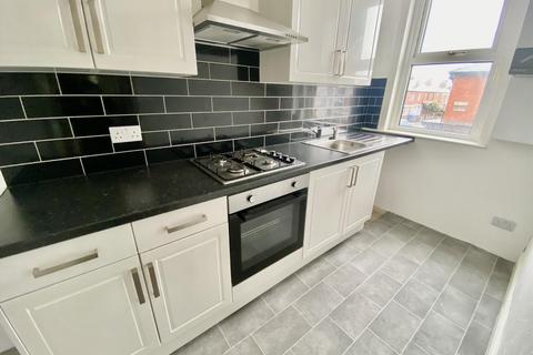 2 bedroom flat to rent, Boome Street, Blackpool FY4