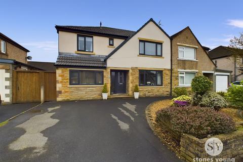 16 Warwick Drive, Clitheroe, BB7 2BG