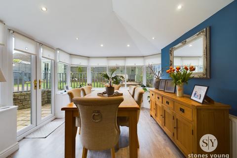 16 Warwick Drive, Clitheroe, BB7 2BG