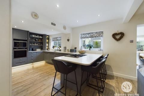 16 Warwick Drive, Clitheroe, BB7 2BG