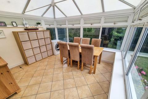 22 Shackleton Close, Ash Vale, Aldershot, GU12 5SB