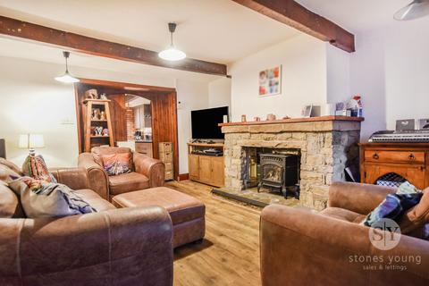 33 Holden Fold, Darwen, BB3 3AU