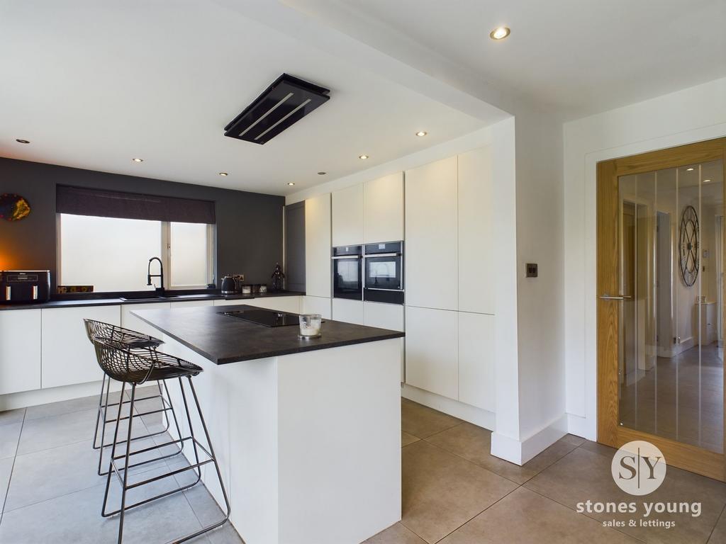Kitchen/ Diner/ Snug