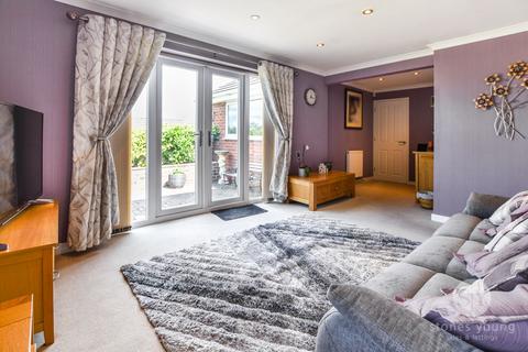 35 Alpine Grove, Blackburn, BB2 4QW