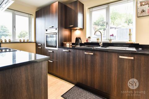 35 Alpine Grove, Blackburn, BB2 4QW