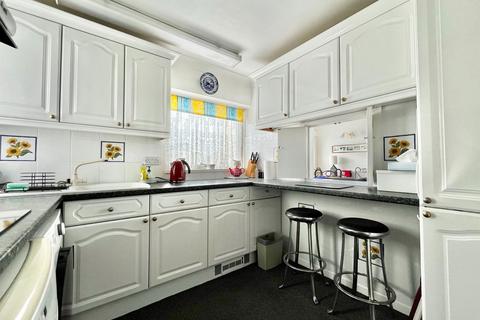 9, Marina Court Roundham Road, Paignton, TQ4 6DX