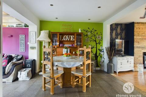 27 Bushburn Drive, Langho, Blackburn, BB6 8EZ