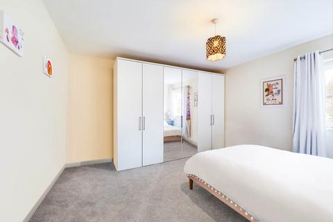 5 bedroom terraced house to rent, Spicers Yard, Aylesbury HP17