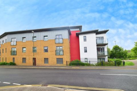 2 bedroom flat to rent, Station Road Southwater RH13