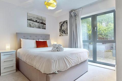 2 bedroom apartment to rent, Bishops Road, London N6