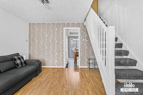 2 bedroom terraced house to rent, Hanover Avenue, London, E16