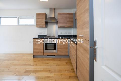 2 bedroom apartment to rent, Tarves Way, Surrey Quays SE10