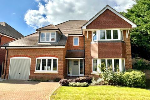 5 bedroom detached house for sale, Nursery Green, Billingshurst RH14