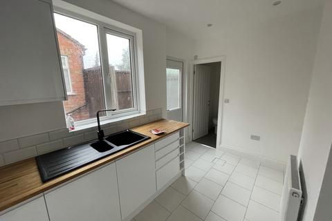 2 bedroom semi-detached house to rent, Totland Road, Leicester, Leicestershire, LE3