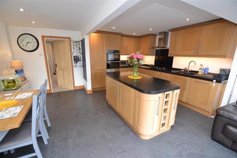 59 Linnet Drive, Chelmsford, CM2 8AE