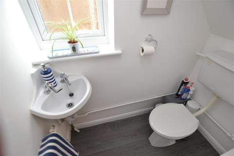 59 Linnet Drive, Chelmsford, CM2 8AE
