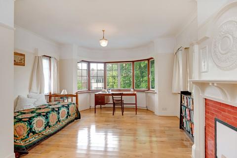 24 The Ridgeway, London, NW11 8TB