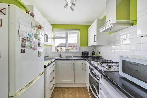 2 bedroom maisonette for sale, The Crescent, Surrey TW15