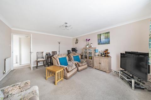 4, Conifer Court The Crescent, Ashford, TW15 2SY